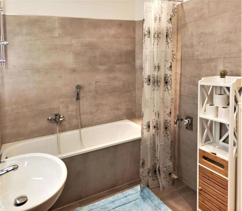 Modernes Apartment Mit Balkon Magdeburgo Exterior foto